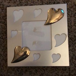 NWOT-Unique Shape Heart Accented 3x3 Picture Frame